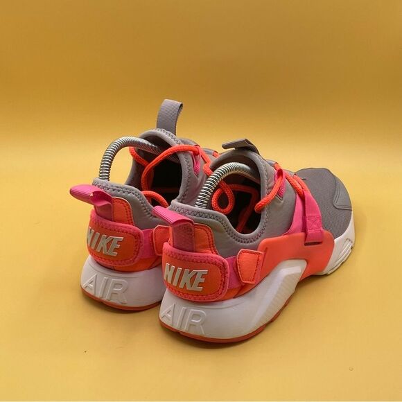 Nike Women's Sneakers in Gray and Pink - Picture 3 of 4